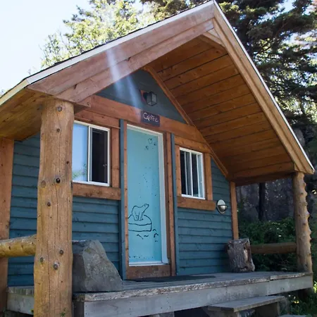 Auberge Festive Sea Shack Sainte Anne des Monts Exterior photo