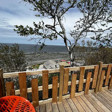 Auberge Festive Sea Shack Sainte Anne des Monts Exterior photo